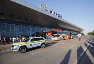 Moldova müxalifət partiyasının üzvü Kişinyov hava limanında üç saat saxlanılıb