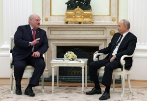 Lukaşenko Putinin Belarus üçün neft qiymətləri ilə bağlı qərar verdiyini açıqlayıb