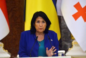 Gürcüstanın hazırkı prezidentini “neo-Saakaşvili” adlandırırlar