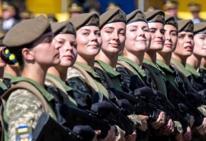 Ukrayna Silahlı Qüvvələrindəki qadınların sayı...