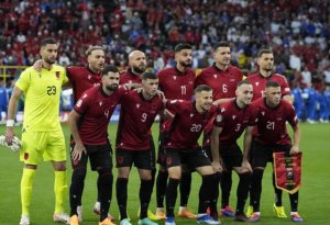 UEFA Albaniya milli komandasını cərimələyib