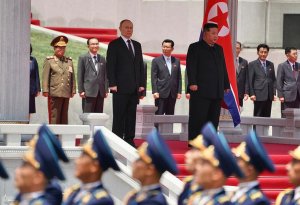 Putin Şimali Koreyaya səfəri zamanı Kim Çen Inla 11 saatdan çox danışıb