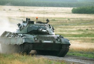 Almaniya və Danimarka Ukraynaya səkkiz tank və ehtiyat hissələri ötürdü
