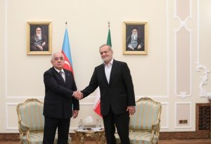 Əli Əsədov İran Prezidenti ilə görüşdü - FOTO