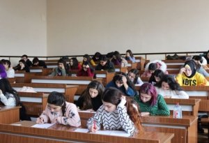 Universitetlərə qəbul olunan subbakalavrların sayı artıb