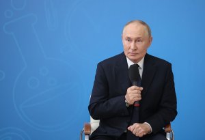 Putin bildirib ki, ailəsi Çin dilini öyrənir