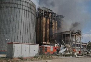 
Türkiyədə makaron fabrikində PARTLAYIŞ - Çoxlu sayda yaralı var -FOTO