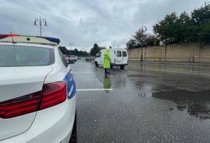 Yol polisi hava ilə əlaqədar hərəkət iştirakçılarına müraciət etdi