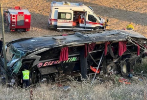 Türkiyədə sərnişin avtobusu aşdı -Yaralananlar var