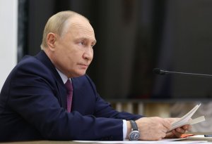 Putin İran prezidentini Rusiyaya səfərə dəvət edib