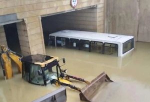 Bakıda "Sabunçu keçidi"ndə batan iki nəfərdən birinin meyiti çıxarıldı - RƏSMİ