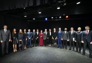 Birinci vitse-prezident Azərbaycan Dövlət Pantomim Teatrında -FOTO