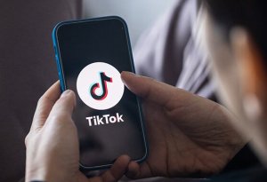 Sahibkarın 70 min manatını mənimsəyib"TikTok"da    hədiyyələrə    xərclədi