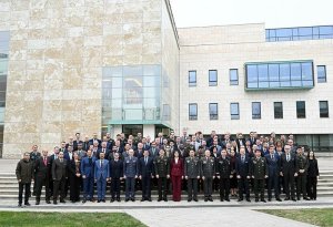 
NATO komandanı Azərbaycana gəldi - Foto