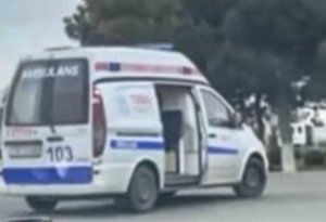 Yolda hərəkət edən qapısız ambulansla bağlı- Açıqlama - Video