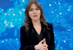 Canlı efirdə qeyri-etik hərəkət etdi, üzr istədi- Video