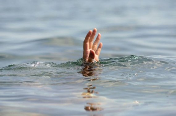 Kanalda batan 17 yaşlı oğlanla bağlı intihar ehtimalı: Az bal yığıbmış - YENİLƏNİB
