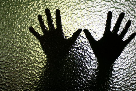 В Петербурге мужчина изнасиловал 12-летнего ребенка в туалете кинотеатра