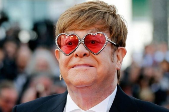 Elton Con görmə qabiliyyətini itirdi