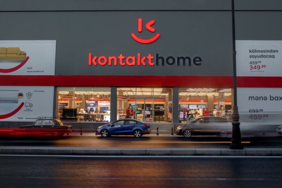 “Kontakt Home” fəhlə müştərisini həbs etdirdi