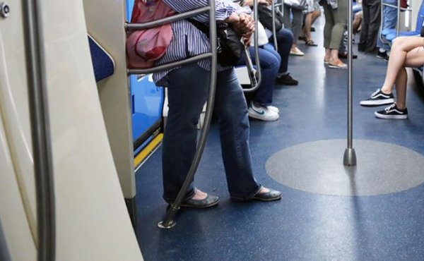 Metroda qadınların davası +VİDEO