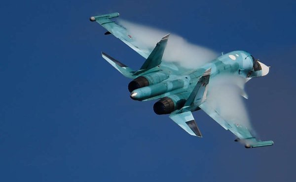 Rusiya aviasiya bombalarının Ukrayna mövqelərini vurduğunu əks etdirən video yayılıb