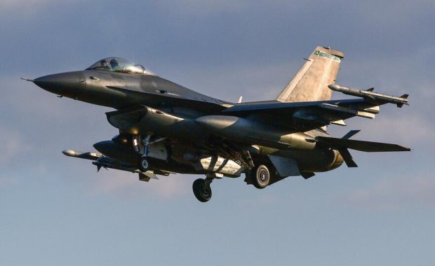 Ukrayna Hollandiyadan F-16 qırıcıları alıb