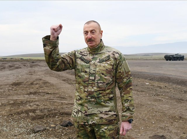 “İndi bütün Qafqazın lideri Şeyx Şamildir, yoxsa İlham Əliyev?”