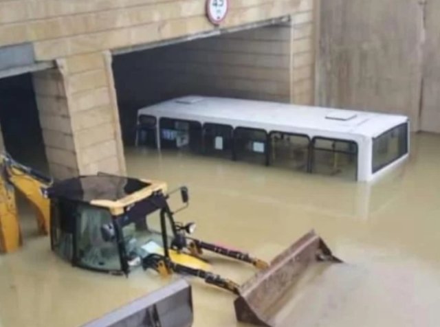 Bakıda "Sabunçu keçidi"ndə batan iki nəfərdən birinin meyiti çıxarıldı - RƏSMİ