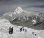 Everest turistlər və alpinistlər    üçün    bağlandı