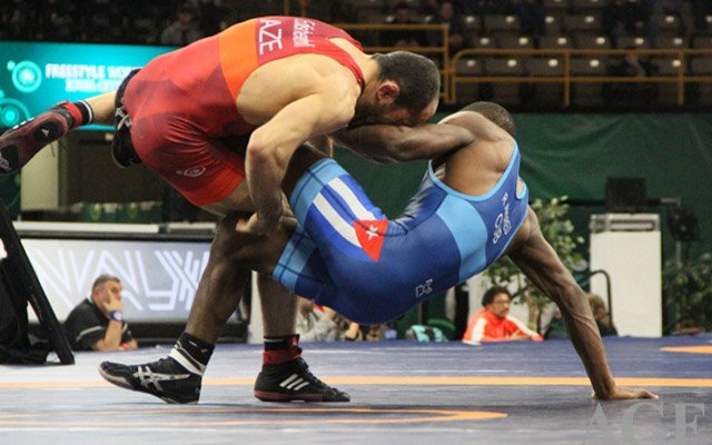 Güləşçilərimiz dünya çempionatında finala yüksəlib