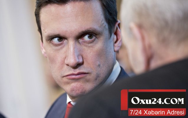 Trampa növbəti zərbə - O da istefa verdi