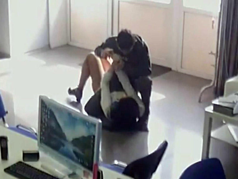 Azərbaycanda şok! Müəllim xadiməni zorlayıb telefona çəkdi