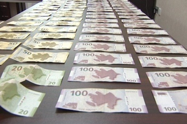 Lənkəran sakininin evindən saxta əskinaslar və narkotik götürüldü