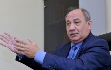 \\\"Axı bir adama neçə heykəl qoyulmalıdır?\\\" - Deputatdan Rəsulzadəyə kinayə