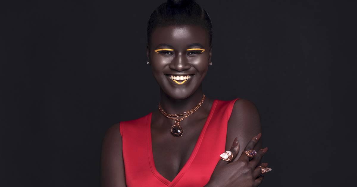 Ölkəsində təcavüz edildi , sonra məşhurlaşdı - Dünyanın danışdığı o qız kimdir?