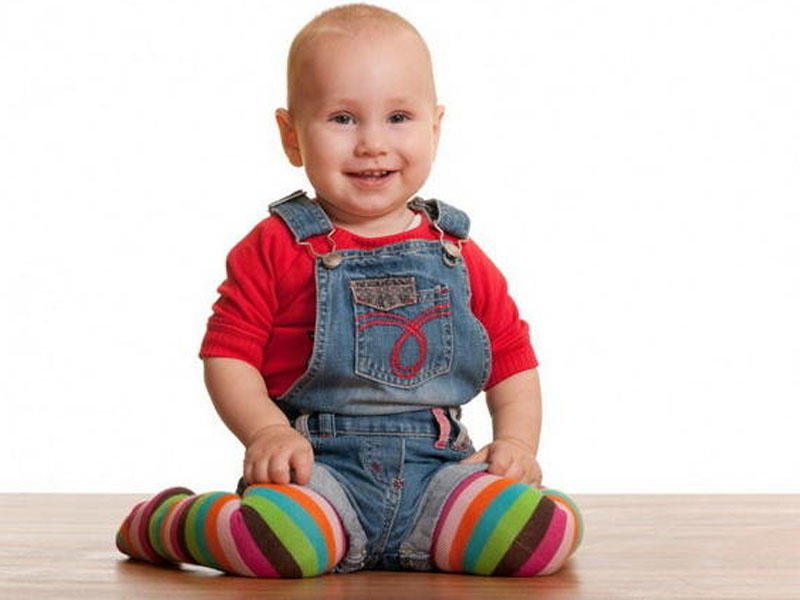 Uşaqları belə oturmağa qoymayın - Bud çıxığı riski yaradır