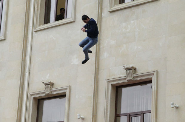 İmtahanda az bal topladı - İntihar etdi