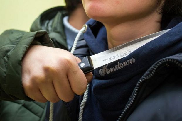 19 yaşlı gənc yaşadığı qadına görə adam öldürdü - İntim detallar