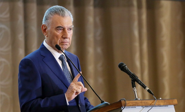 “Əli Həsənov qaçqınları xələfinin üstünə qaldırdı”