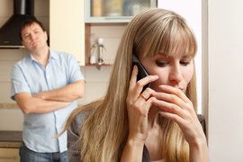 Azərbaycanda biabırçılıq - 2 uşaq anası olan gəlin evində işləyən usta ilə QAÇDI