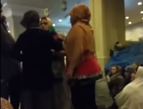 Azərbaycanda məsciddə qadınlardan biabırçı hərəkət +