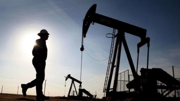 “Neft daşları”ında neftçilərə baha qiymətə yararsız yemək sırıyan “Xəzər İaşə”  kimindir?