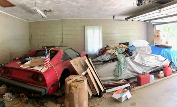 Nənəsinin qarajından yarım milyonluq avtomobil tapdı – Fotolar