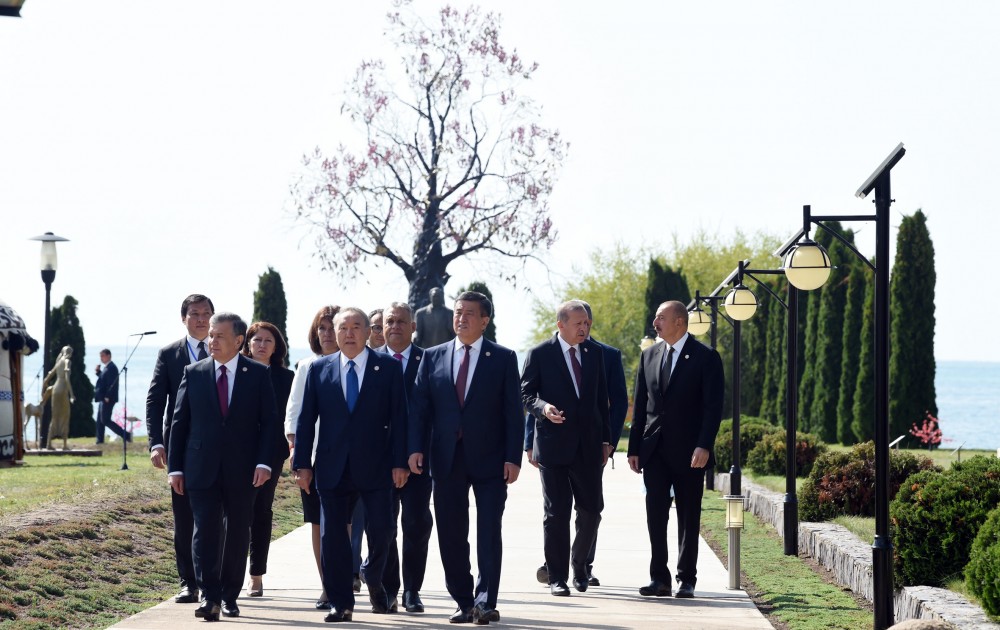 Türk Dünyasının liderləri birgə addımlayır! Sammitdən qürürverici fotolar