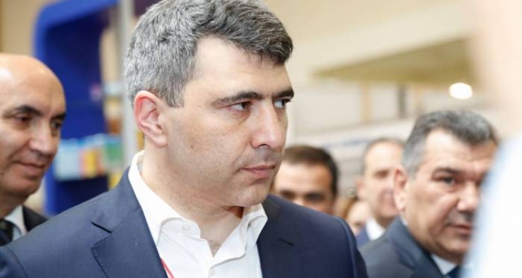 Rəsmi dövlət qəzeti İnam Kərimovu “vurdu” - ŞOK MƏQALƏ