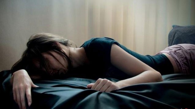 Bakıda şok! 21 yaşlı qızın oteldə başını kəsdilər