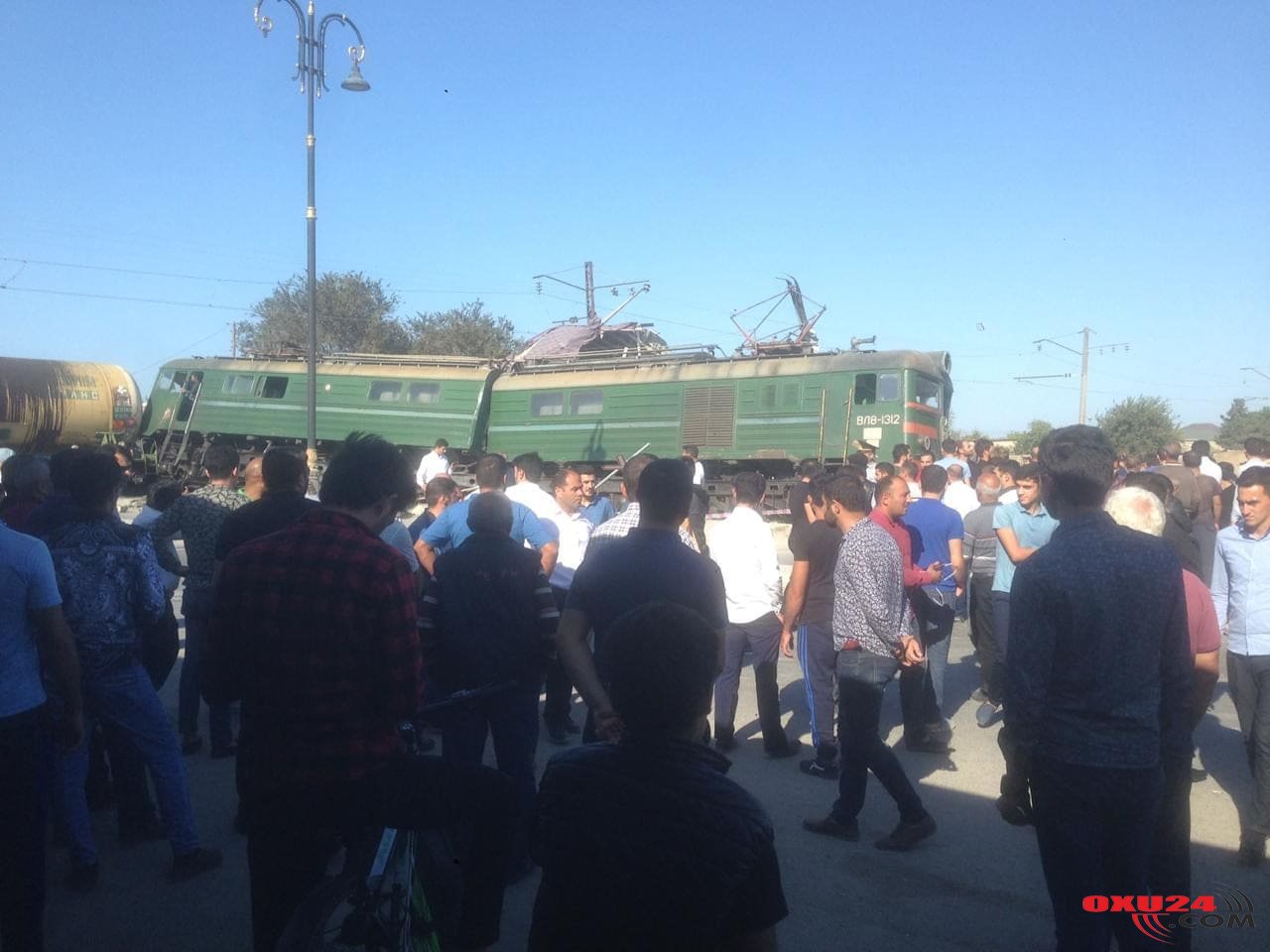 Qatar avtobusun üstünə çıxdı - Hadisə yerindən ŞOK VİDEO (18+)