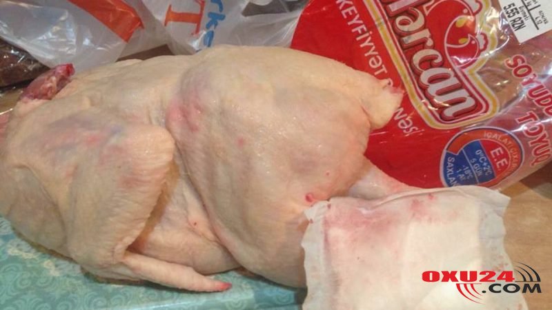 Brolyer toyuğunun içindən qanlı bez çıxdı –  Foto