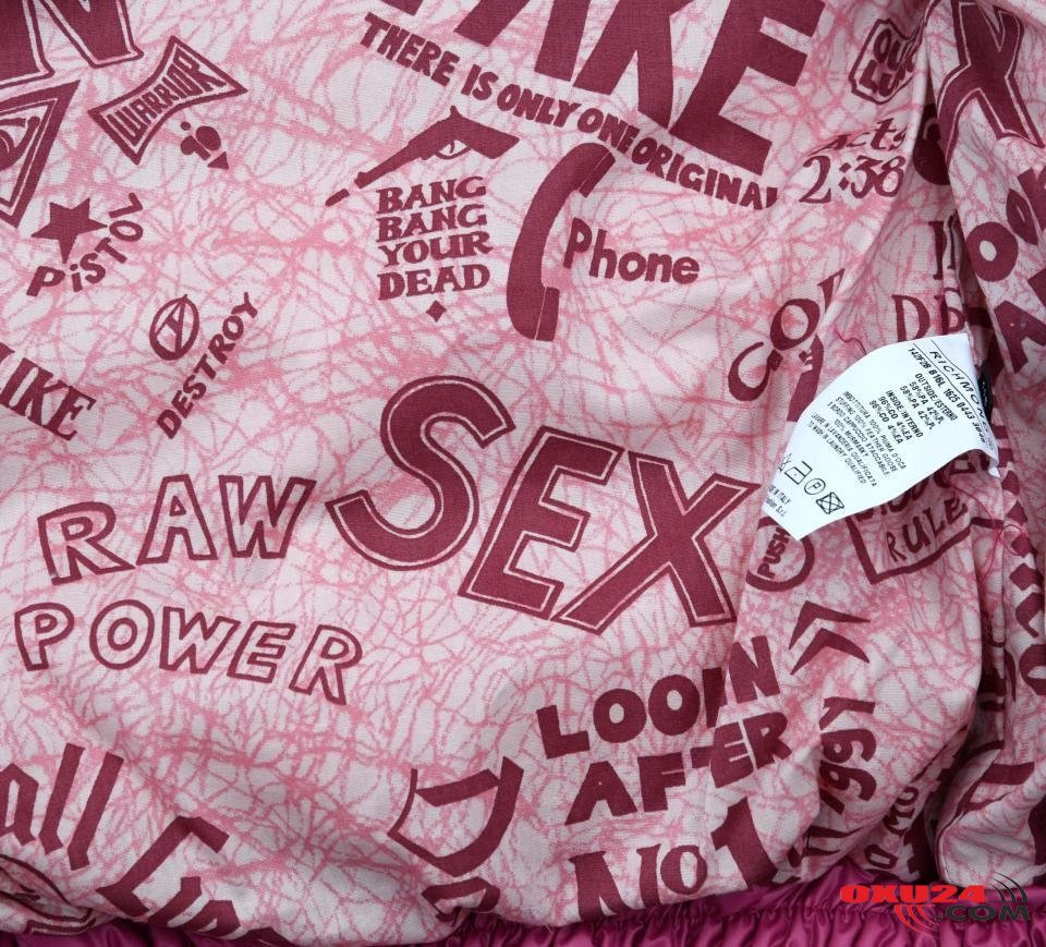 \\\"Seks, narkotiklər, 69\\\". Ana 3 yaşlı qızı üçün gödəkçə aldı, üzərindəki yazılar onu şoka saldı - FOTO